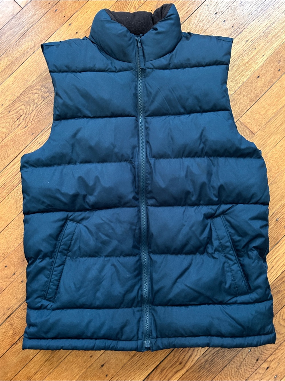 Old Navy Men’s Black Vest Size Medium